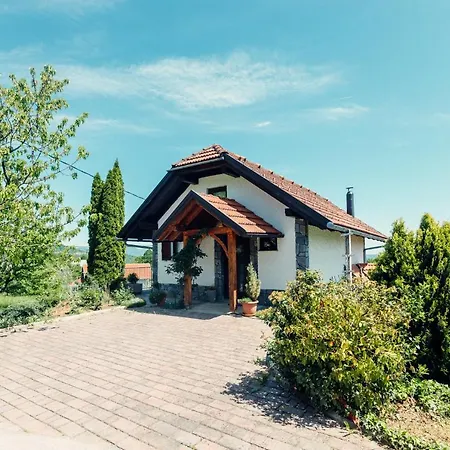 Zidanica Bahor Holiday home