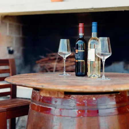 Zidanica Bahor Črnomelj