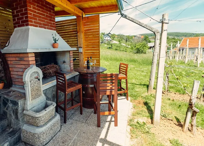 Zidanica Bahor Črnomelj